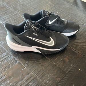Nike Black and Gray Running Sneakers
